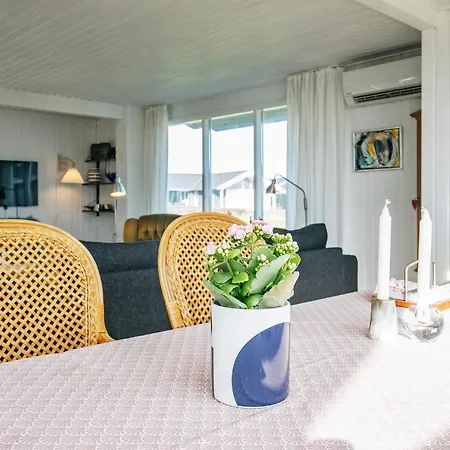 6 Person In * Saeby (Nordjylland)